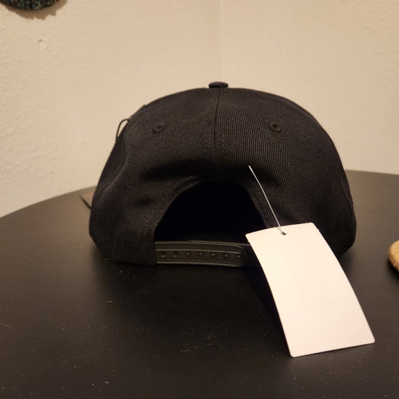 BAN Cleveland Snapback - Picture 4 of 4